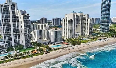 Property building, Bird's eye view, Sea view, Swimming pool