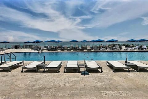 Pool view, Sea view, Swimming pool