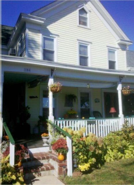 The Stirling House Waterfront Inn Greenport Bed and Breakfast in Greenport