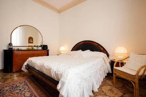 Room Cavour, nearby Cinqueterre Location de vacances in La Spezia