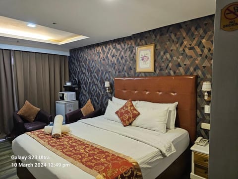 JMM Grand Suites Apartahotel in Manila City