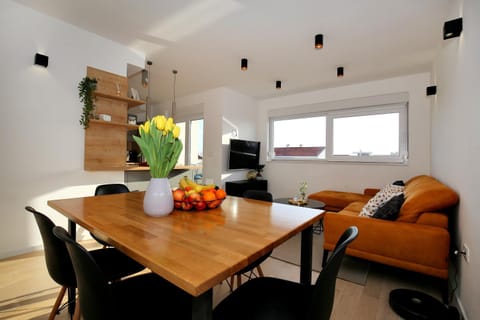 Living room, Dining area