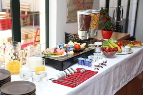 Lounge or bar, Buffet breakfast