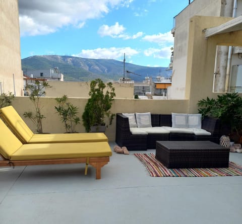 INSPIRATION Guestroom with Amazing Roof Garden Bed and Breakfast in Athens