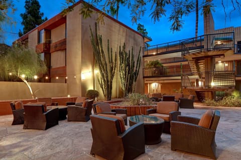DoubleTree by Hilton Phoenix- Tempe Hotel in Tempe