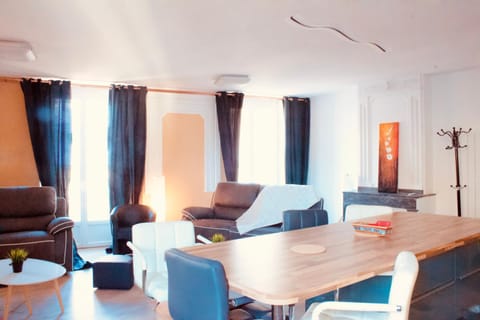 magnifique appartement 100m² hyper centre Luz Apartment in Luz-Saint-Sauveur