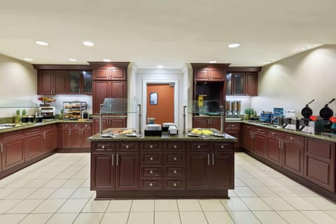 Homewood Suites by Hilton Tampa Airport - Westshore Hotel in Tampa