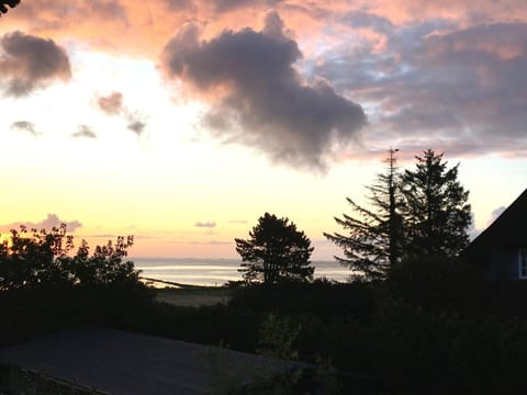 Garden view, Sea view