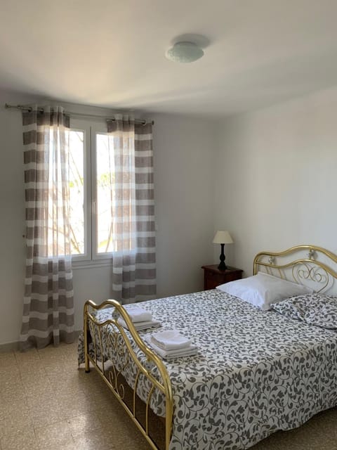 APPART CHALEUREUX, 3min Avignon, GARAGE & CLIM Apartment in Le Pontet