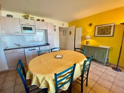 Appartement Quiberon, 4 pièces, 6 personnes - FR-1-478-80 Condo in Quiberon