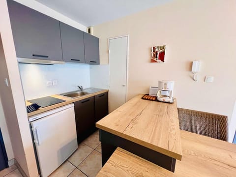 Quiberon : 2 pièces avec balcon, animaux acceptés, parking étroit - FR-1-478-112 Apartment in Quiberon