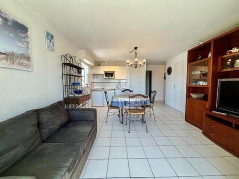 Appartement 3 pièces avec loggia, centre-ville Quiberon, 20m de la plage, animaux acceptés - FR-1-478-126 Apartment in Quiberon