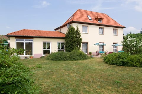 Facade/entrance, Garden