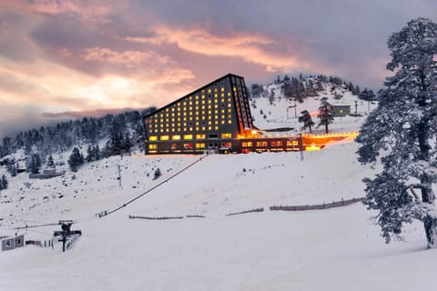 Facade/entrance, Winter