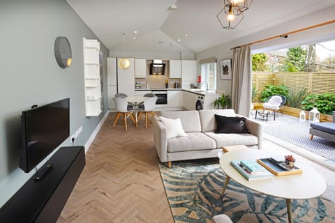 West House, 36A Whitstable Road Condo in Canterbury