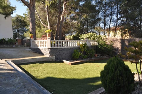 60 Carrer Tomàs Breton Casa in Baix Penedès