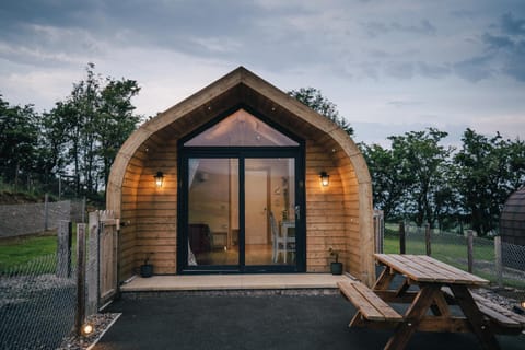 Property building, Day, Garden, Garden view