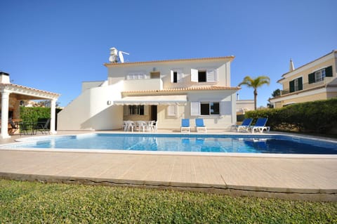 View (from property/room), Swimming pool, sunbed