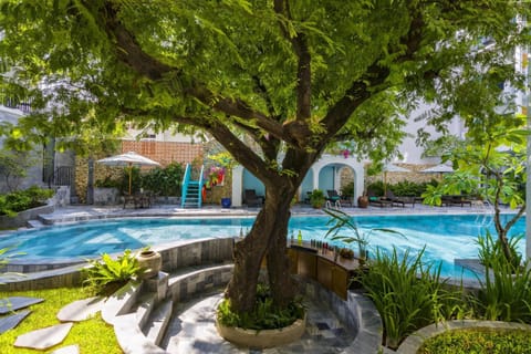 Garden, Seating area, Pool view, Swimming pool