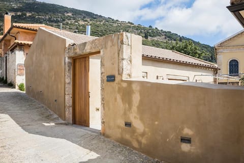 Villa Daniela - Saint Nikolas Retreat Chalet in Cephalonia