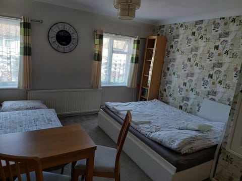 Home accommodation Vacation rental in Southampton