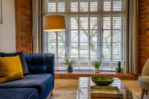 Living room, Decorative detail, Seating area