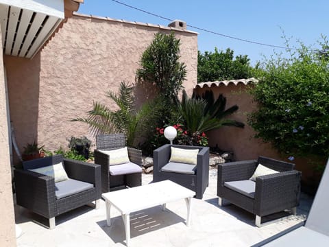 Holiday home with shared pool and 200 m from the beach, Sainte-Maxime House in Sainte-Maxime