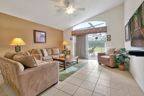 TV and multimedia, Living room, Photo of the whole room, Seating area, Family