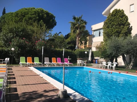 Property building, Day, Garden, Garden view, Pool view, Swimming pool, sunbed