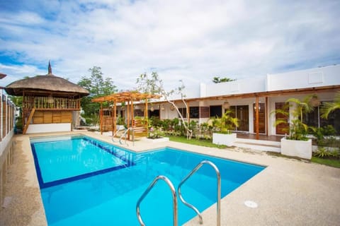 Property building, Day, Pool view, Swimming pool