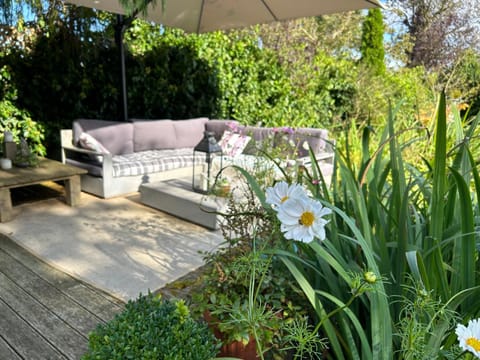 Patio, Garden, Seating area