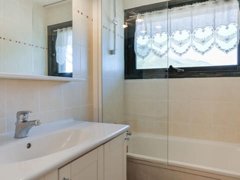 Apartment Pelvoux 101 by Interhome Apartment in Les Allues