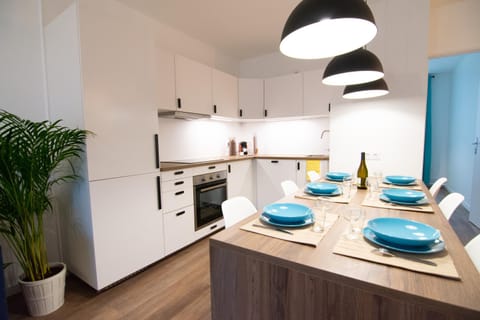 Chez Jules - Tram, Bus, 8 pers., 3ch, wifi Condo in Villeurbanne