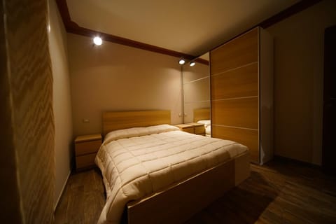 Bed, Photo of the whole room, Bedroom, wardrobe