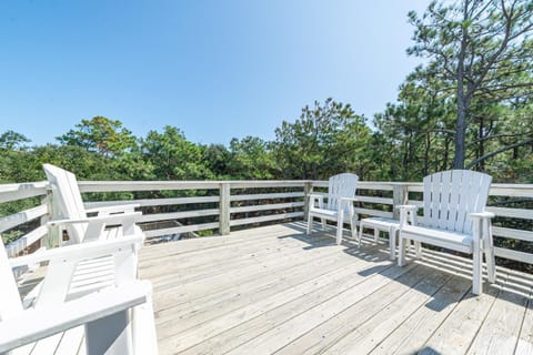 Carotank Clubhouse House in Corolla