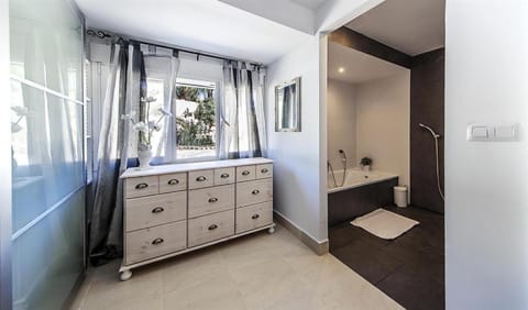 Bathroom, Bedroom