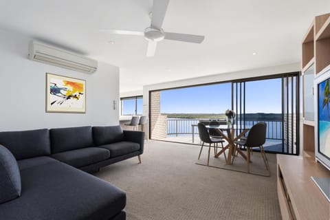 Wharf Lodge River View Apartment Apartment in Maroochydore
