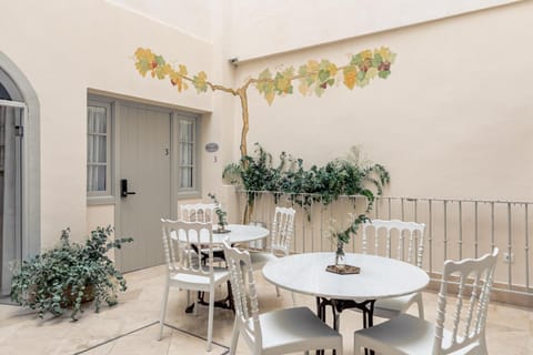 Property building, Patio, Inner courtyard view