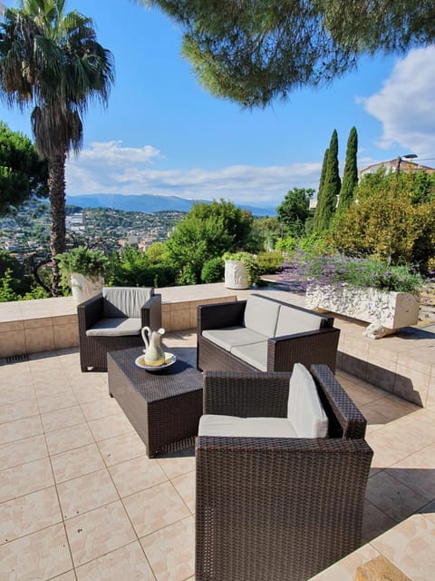 Balcony/Terrace, Mountain view