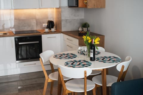 Kitchen or kitchenette, Photo of the whole room, Decorative detail, Seating area, Dining area