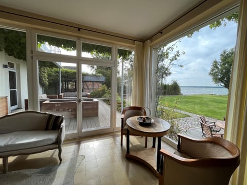 Balcony/Terrace, Living room, Lake view, River view