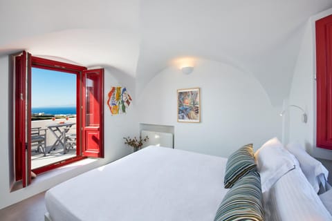 Aplada Suites Bed and Breakfast in Oia