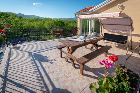 Villa Bravic House in Split-Dalmatia County