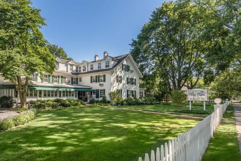 The Huntting Inn Bed and Breakfast in East Hampton