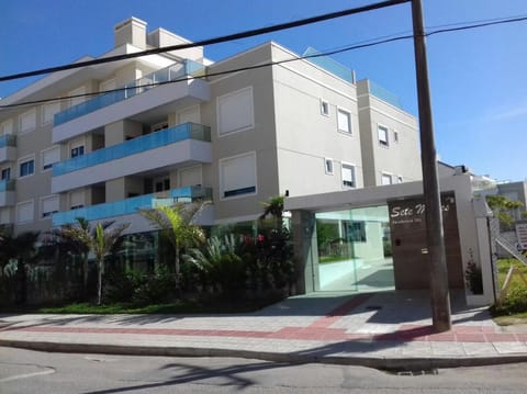 Apartamento no Condomínio 7 Mares, Praia Ingleses Eigentumswohnung in Florianopolis