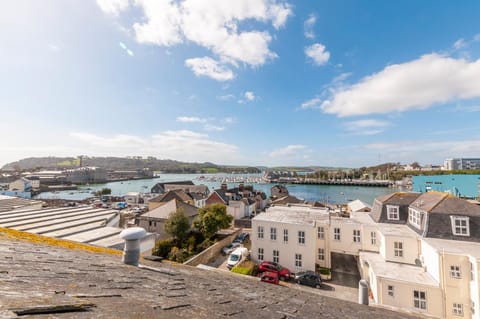 Pure B - Exceptional views of Tamar & Royal William Yard with Free Parking & Wifi Apartment in Plymouth