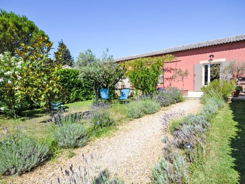 Holiday Home L'Olivier by Interhome House in L'Isle-sur-la-Sorgue