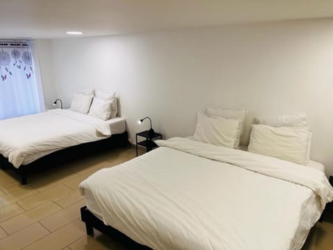 100m2 2 chambres 8 personnes - Grand parking et terrasse privée - Proche CDG-Parc expositions-Paris-Astérix-Disney Apartment in Île-de-France