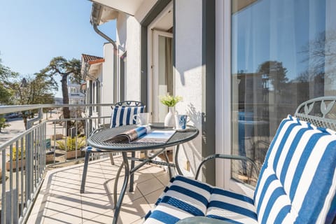 Balcony/Terrace, City view, Street view