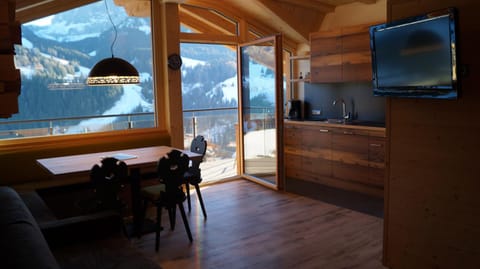 Dining area, Mountain view